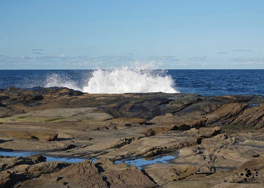 Clear your head: Crashing Wave - Rugged Coasts Series by Maryse Jansen